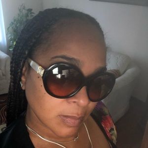 🔥SUPER HOT AUTHENTIC TORY BURCH SUNGLASSES 🔥